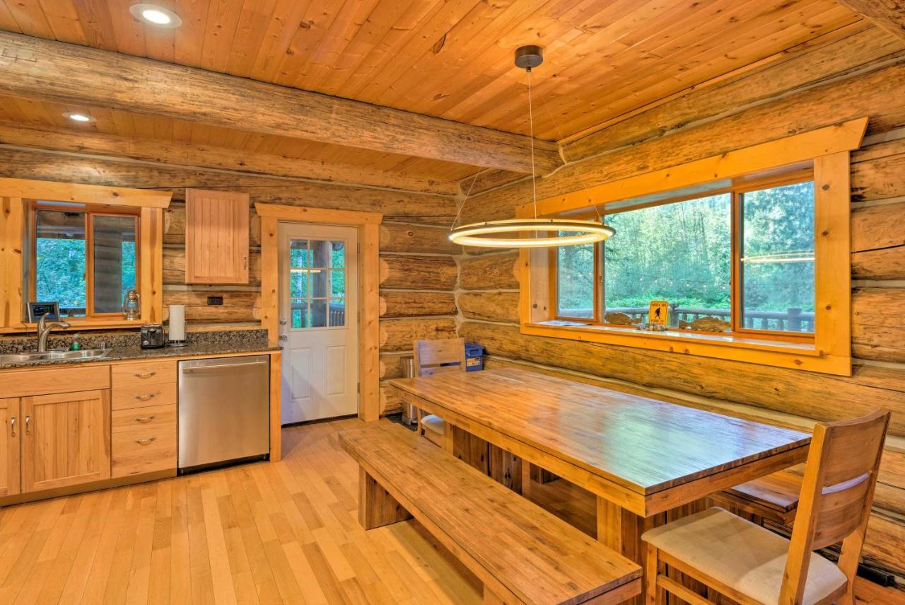 Riverfront Gold Bar Log Cabin Near Stevens Pass! Екстериор снимка